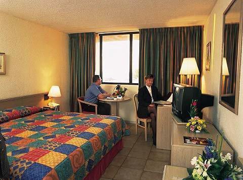 होटल Al Bustan 4*