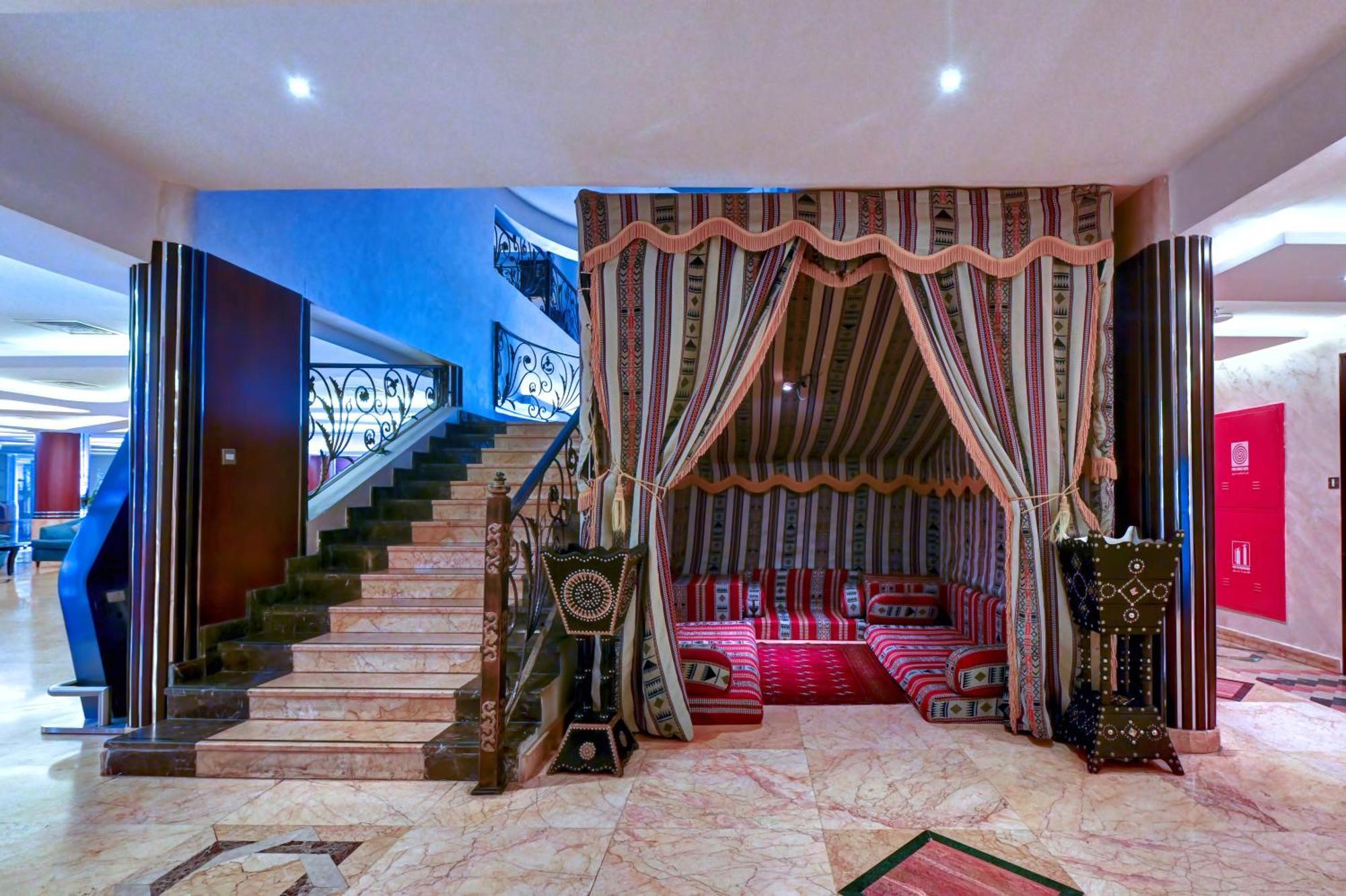 Al Bustan 4* Sharjah
