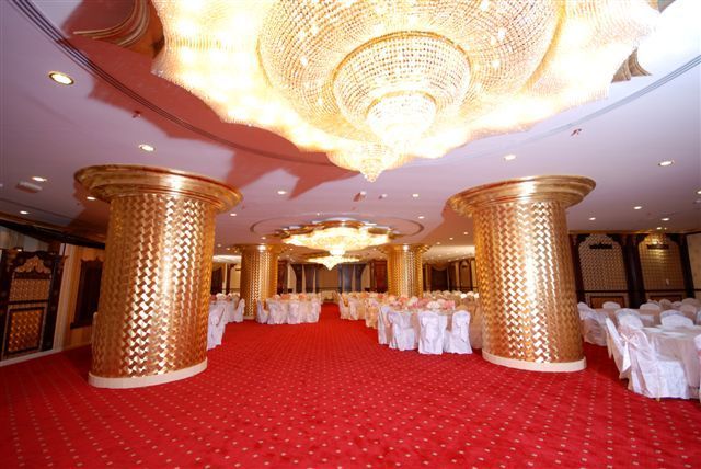 होटल Al Bustan Sharjah
