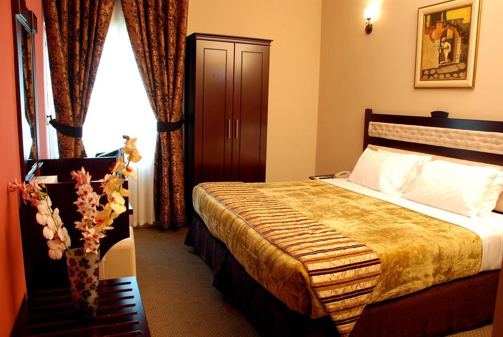 Al Bustan Hotel