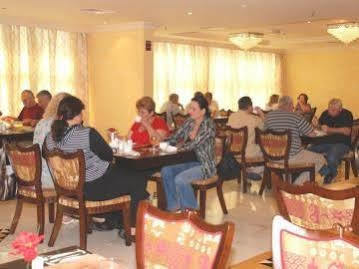 Hotel Al Bustan Sharjah